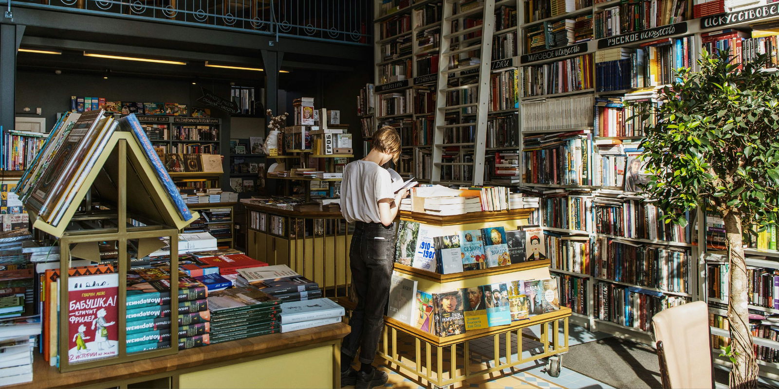 Havalı Kızlar Kitap Okur_ BookTok, Edebiyatı Nasıl Dönüştürüyor_ .jpg