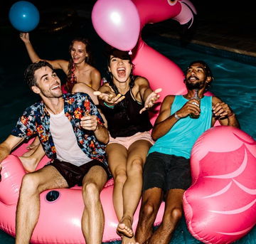 Cosmo'dan Havuz Partisi Önerileri
