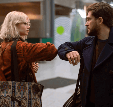 Uçak Yolculuğunda İzlenecek Dizi & Filmler